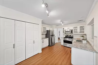 3 E Stony Bridge Circle, The Woodlands, TX 77381 - Photo 17