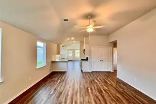 25786 John Wayne Ct, Splendora, TX 77372 - Photo 3