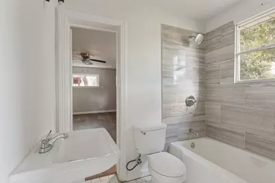 302 14th Street N, Texas City, TX 77590 - Photo 5