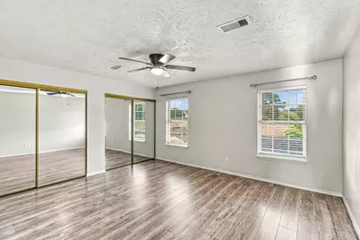 10027 Glenkirk Drive, Houston, TX 77089 - Photo 7