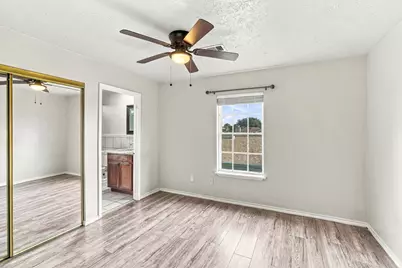 10027 Glenkirk Drive, Houston, TX 77089 - Photo 11