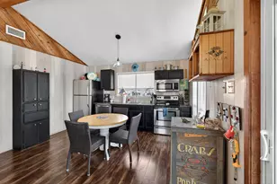 4026 Kent Dr, Galveston, TX 77554 - Photo 9