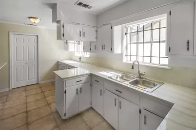 10322 Nold Drive, Houston, TX 77016 - Photo 3