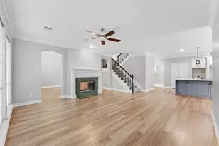 3207 Scenic Elm St, Houston, TX 77059 - Photo 9