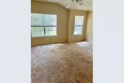 231 N Burberry Park Circle, The Woodlands, TX 77382 - Photo 9