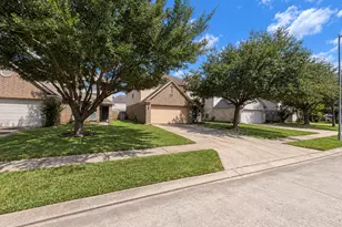 20830 Foxwood Garden Dr, Humble, TX 77338 - Photo 3