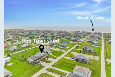 956 Townsend, Crystal Beach, TX 77650 - Photo 3