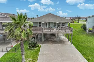 956 Townsend, Crystal Beach, TX 77650 - Photo 37