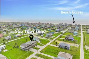 956 Townsend, Crystal Beach, TX 77650 - Photo 3
