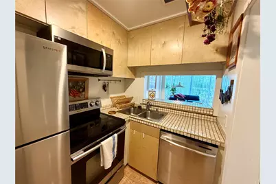 3600 Montrose Boulevard #207, Houston, TX 77006 - Photo 9