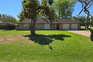 117 Lazy Ln, Lake Jackson, TX 77566 - Photo 1