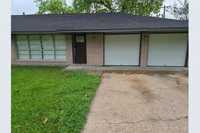 117 Lazy Lane, Lake Jackson, TX 77566 - Photo 1