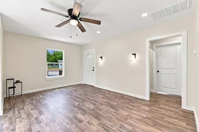 801 E Defee Avenue, Baytown, TX 77520 - Photo 11