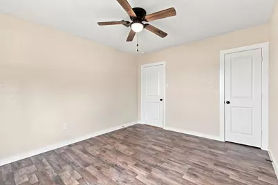 801 E Defee Avenue, Baytown, TX 77520 - Photo 35