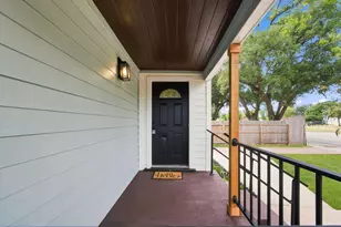 801 E Defee Ave, Baytown, TX 77520 - Photo 7