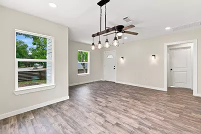 801 E Defee Avenue, Baytown, TX 77520 - Photo 17