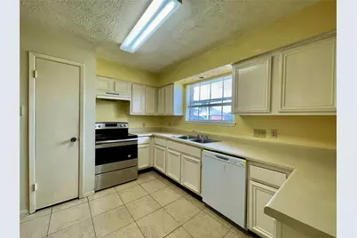 6310 Star Lake Drive, Houston, TX 77396 - Photo 7