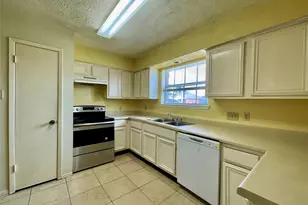 6310 Star Lake Dr, Houston, TX 77396 - Photo 7