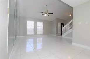 4611 Silver Fox Dr, Houston, TX 77066 - Photo 5