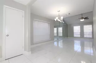 4611 Silver Fox Dr, Houston, TX 77066 - Photo 7