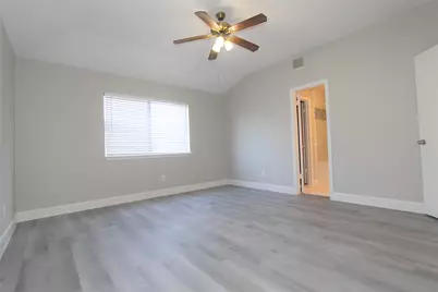 4611 Silver Fox Drive, Houston, TX 77066 - Photo 29