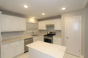 4611 Silver Fox Dr, Houston, TX 77066 - Photo 15