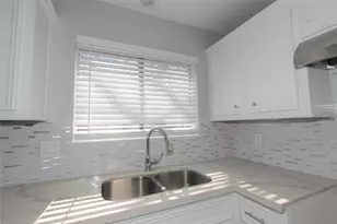 4611 Silver Fox Dr, Houston, TX 77066 - Photo 11