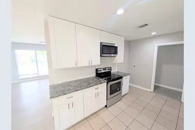 2819 Dragonwick Drive, Houston, TX 77045 - Photo 7