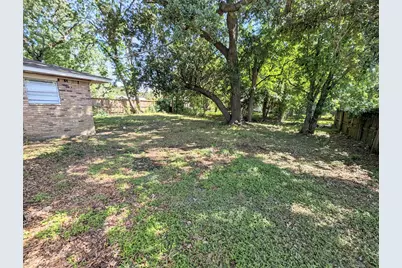 2819 Dragonwick Drive, Houston, TX 77045 - Photo 19