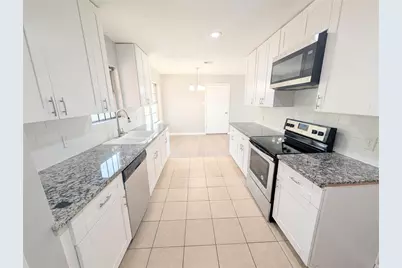 2819 Dragonwick Drive, Houston, TX 77045 - Photo 9