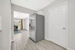 5009 Bataan Rd, Houston, TX 77033 - Photo 13