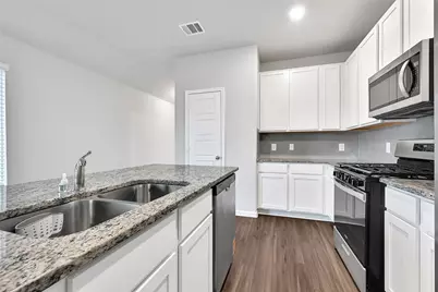 15638 Buffalo Meadow Court, Houston, TX 77090 - Photo 9