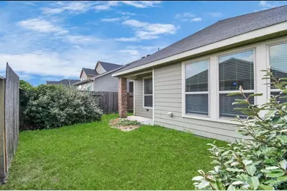 1605 Summer City Dr, Houston, TX 77047 - Photo 9