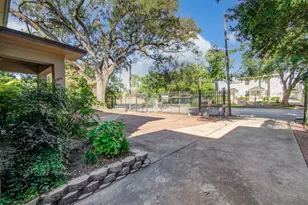 4505 Caroline St, Houston, TX 77004 - Photo 3