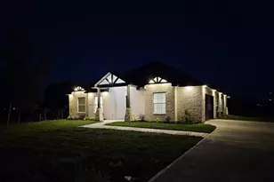 7717 Prairie St, Hitchcock, TX 77563 - Photo 1