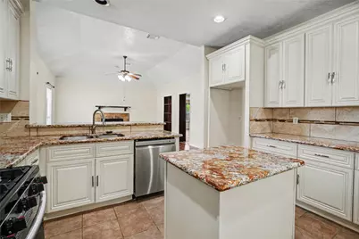 9714 Crystal Boulevard, Baytown, TX 77521 - Photo 17