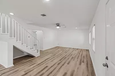 302 Lawrence Street, Tomball, TX 77375 - Photo 5