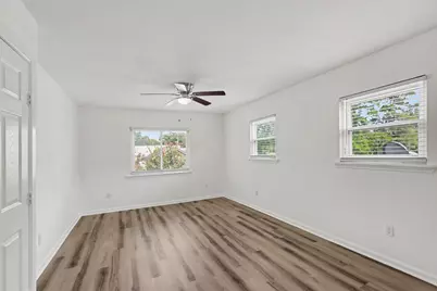 302 Lawrence Street, Tomball, TX 77375 - Photo 21