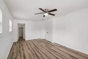 302 Lawrence St, Tomball, TX 77375 - Photo 21