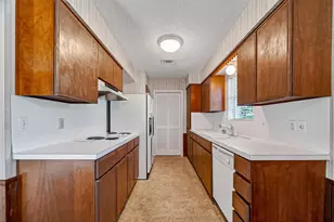 8218 Hazen St, Houston, TX 77036 - Photo 17