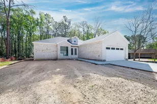 1049 Broadmoor Dr, Huntsville, TX 77340 - Photo 1