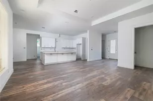 1049 Broadmoor Dr, Huntsville, TX 77340 - Photo 3