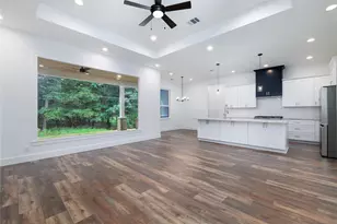 1049 Broadmoor Dr, Huntsville, TX 77340 - Photo 5