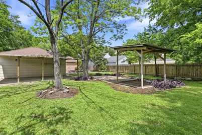 15725 Lakeview Drive, Jersey Village, TX 77040 - Photo 25