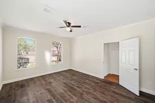 215 Crabapple Dr, Baytown, TX 77520 - Photo 19