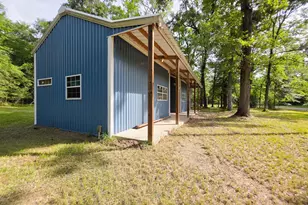 437 E Lumbermans Rd, Onalaska, TX 77360 - Photo 13