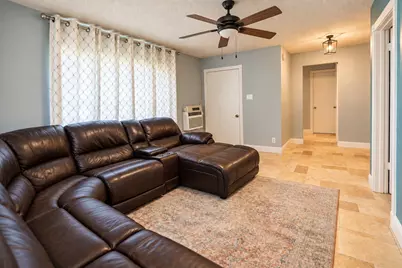 56 Flag Court, Lake Jackson, TX 77566 - Photo 3