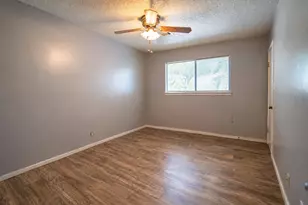 56 Flag Ct, Lake Jackson, TX 77566 - Photo 9