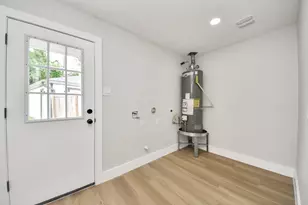 6023 Lattimer Dr, Houston, TX 77035 - Photo 43