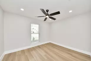 6023 Lattimer Dr, Houston, TX 77035 - Photo 41